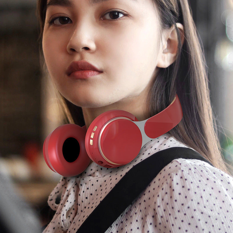 07S Wireless Headphones – Deep Bass + 30m Range